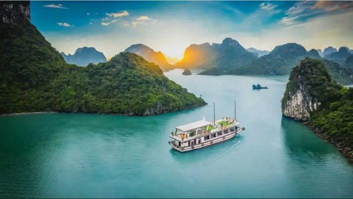 Khám phá và trải nghiệm Vịnh Lan Hạ Cát Bà