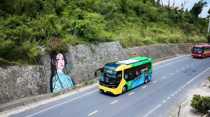 Hành trình hấp dẫn cùng chiếc xe buýt trên cung đường "Ngọc"