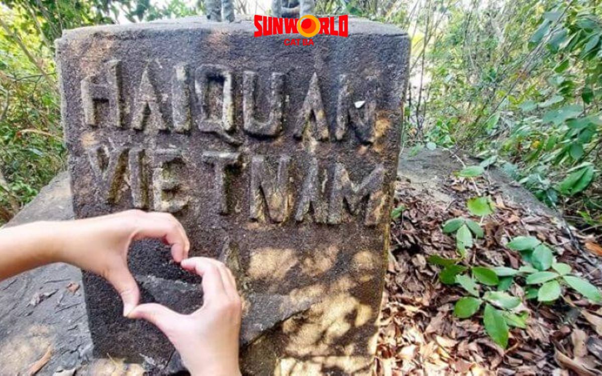 đỉnh hải quân cát bà